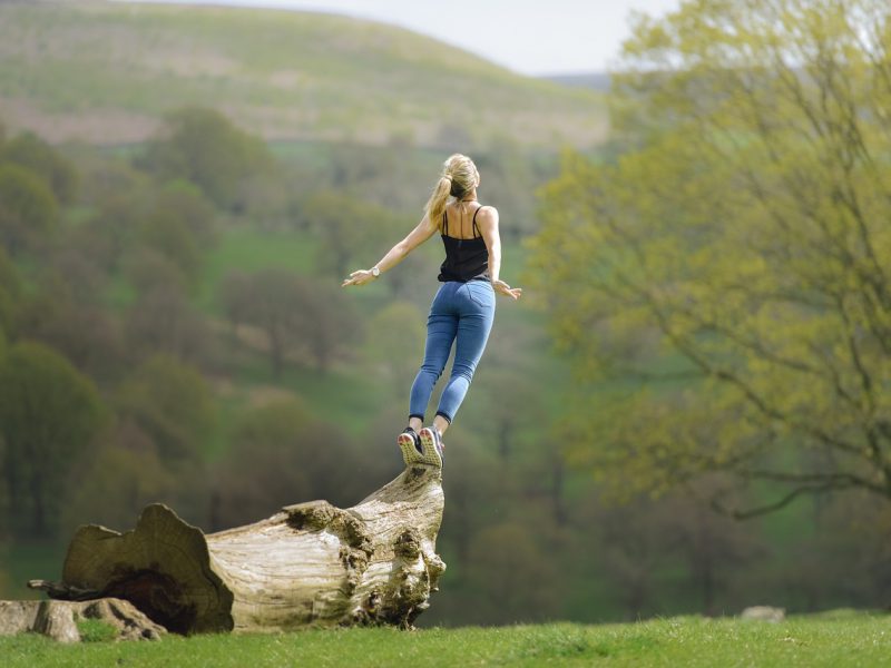 Voller Leichtigkeit ins Leben springen Spring in DEIN Leben zurück- voller Leichtigkeit, lebe wieder selbstbestimmt und frei